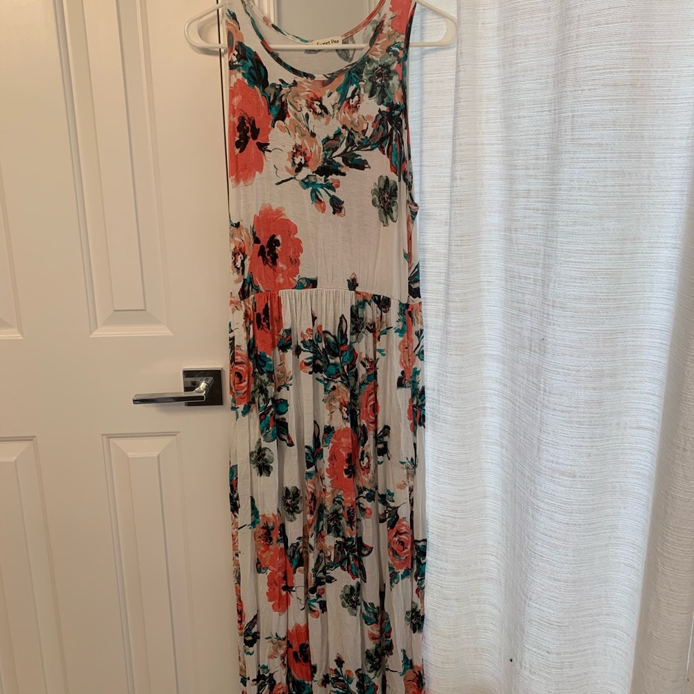 Sweet pea floral maxi dress